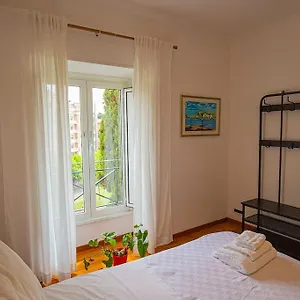 Apartamento Dimora Al Colosseo, 2 Bedrooms, Roma